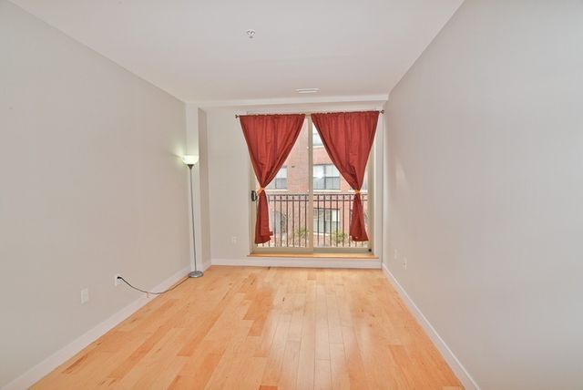 323 Boylston 201, Brookline, MA 02445