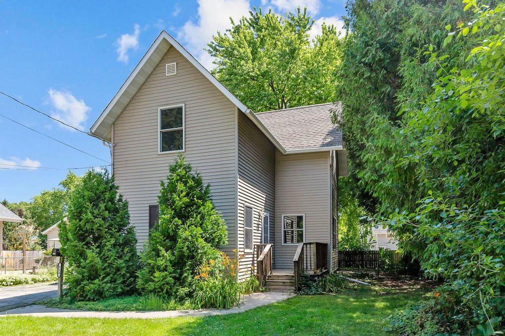 814 S MASON STREET, Appleton, WI 54914