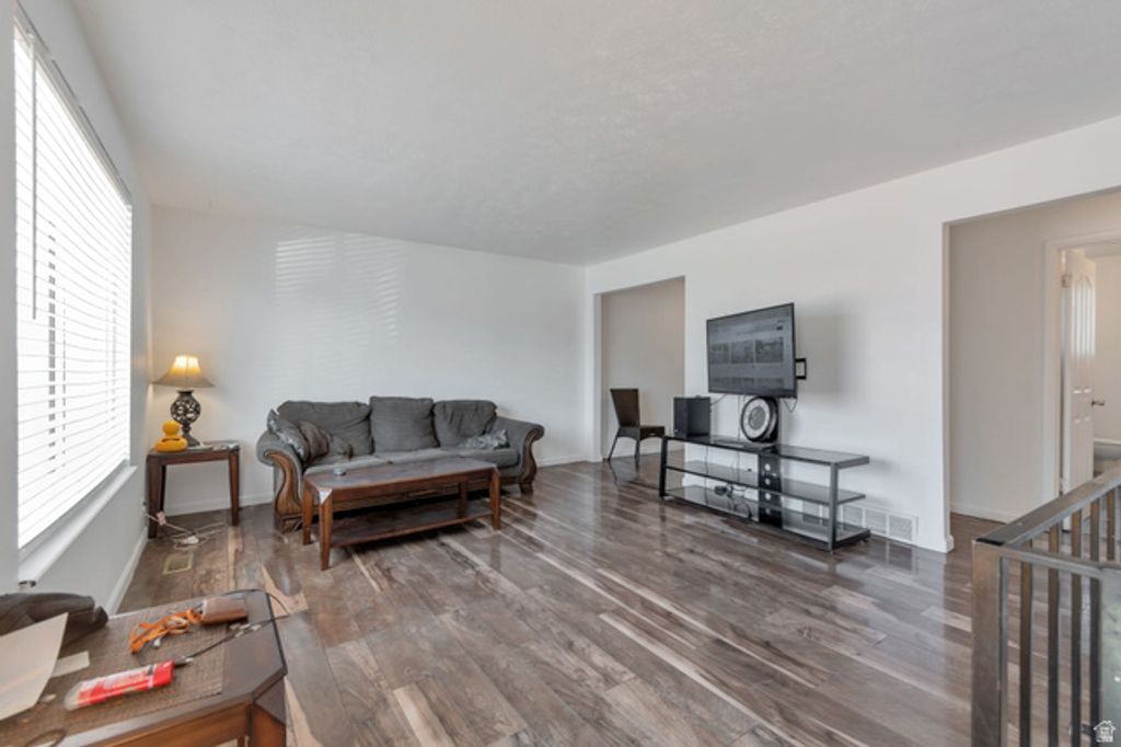 8574 W 3100 S, Magna, UT 84044 — photo 2