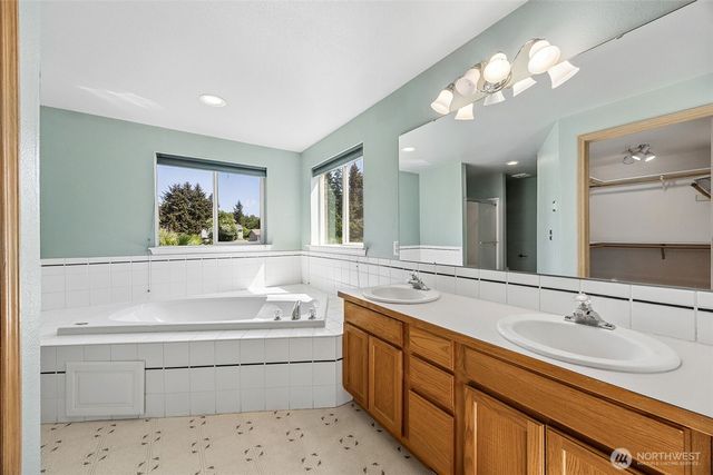 14319 106th Avenue Ct E, Puyallup, WA 98374