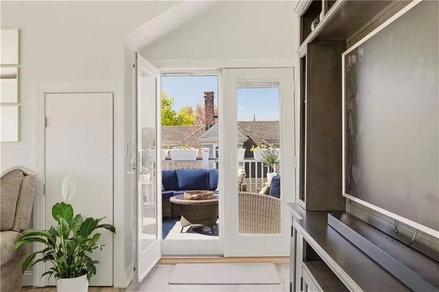 419 Broadway 5, Newport, RI 02840