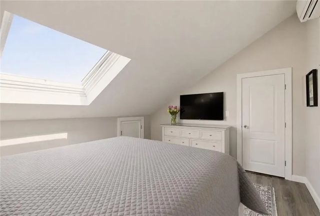 419 Broadway 5, Newport, RI 02840