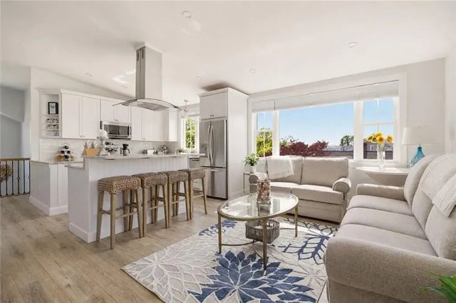 419 Broadway 5, Newport, RI 02840