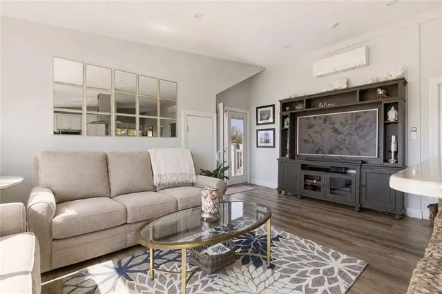 419 Broadway 5, Newport, RI 02840