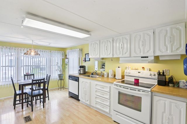 51 Bell Drive, Salem, NH 03079