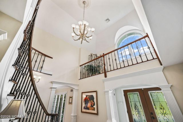 10 Country Club Lane, Marlboro, NJ 07746