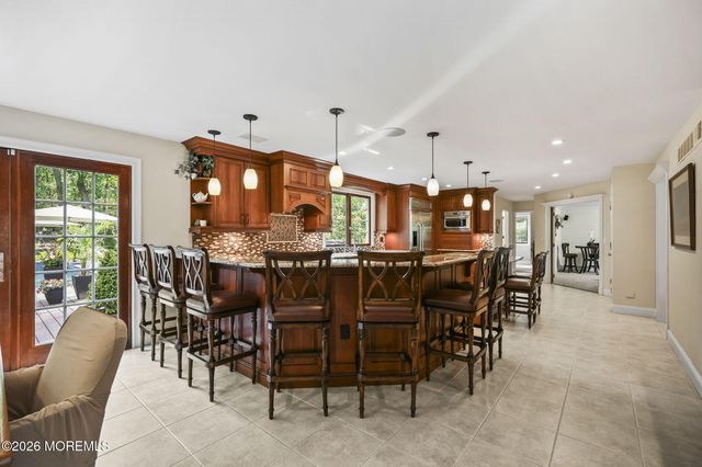 10 Country Club Lane, Marlboro, NJ 07746
