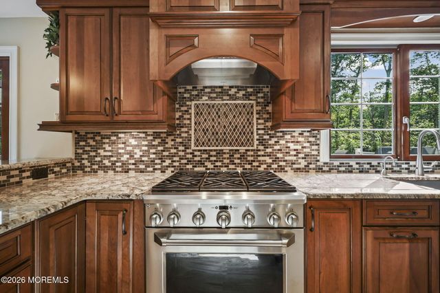 10 Country Club Lane, Marlboro, NJ 07746