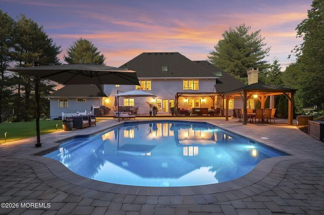 10 Country Club Lane, Marlboro, NJ 07746