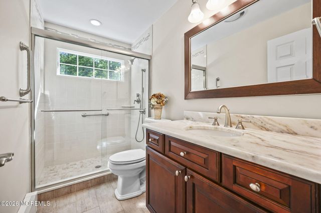 10 Country Club Lane, Marlboro, NJ 07746