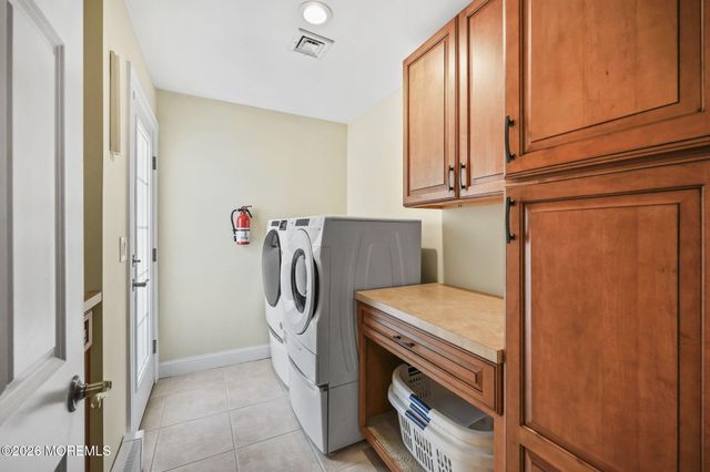 10 Country Club Lane, Marlboro, NJ 07746