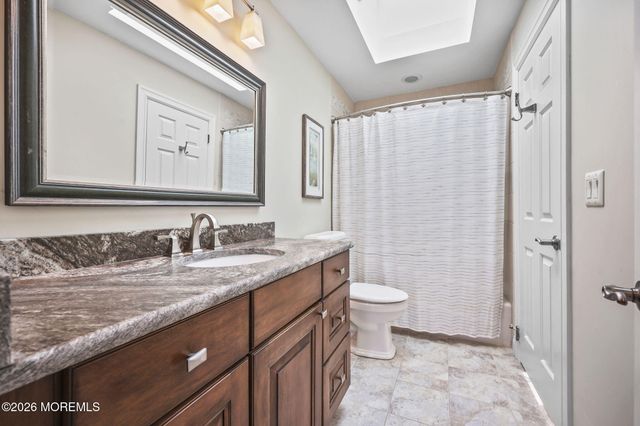 10 Country Club Lane, Marlboro, NJ 07746