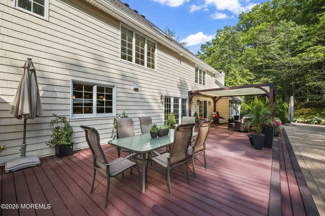10 Country Club Lane, Marlboro, NJ 07746