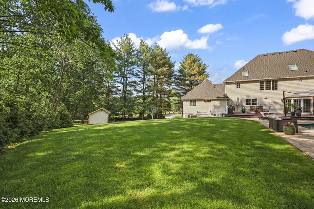 10 Country Club Lane, Marlboro, NJ 07746