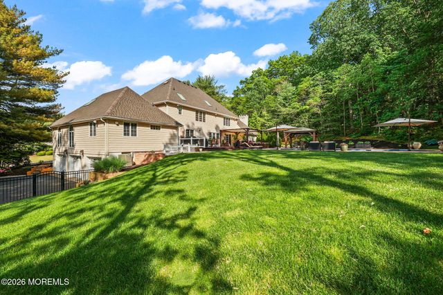 10 Country Club Lane, Marlboro, NJ 07746