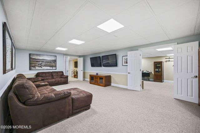 10 Country Club Lane, Marlboro, NJ 07746