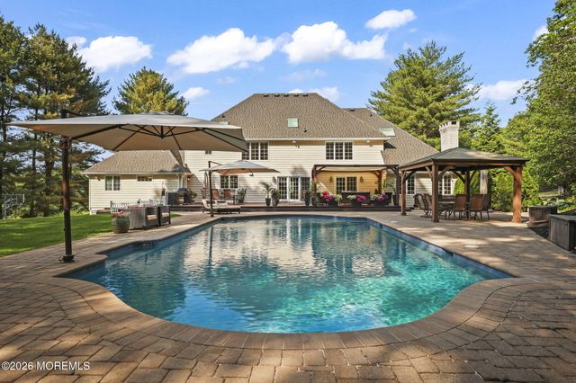 10 Country Club Lane, Marlboro, NJ 07746