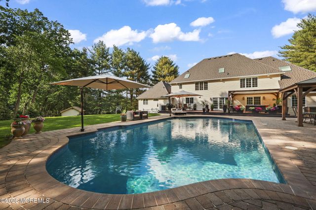 10 Country Club Lane, Marlboro, NJ 07746