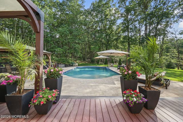 10 Country Club Lane, Marlboro, NJ 07746