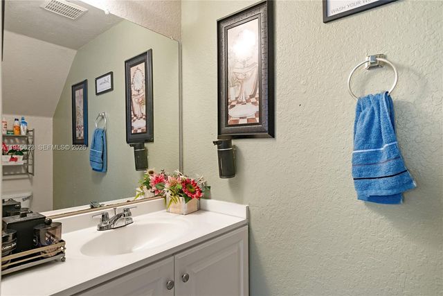 19620 SW 103rd Ct 1-1, Cutler Bay, FL 33157