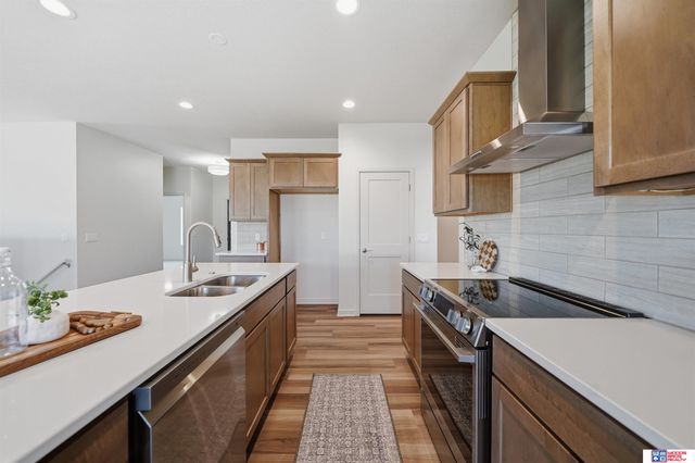 9229 S 80th Street, Lincoln, NE 68516