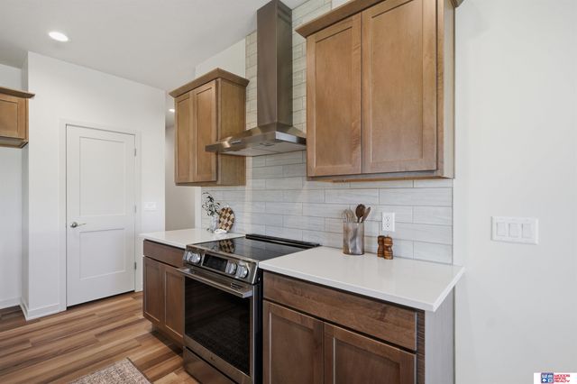 9229 S 80th Street, Lincoln, NE 68516