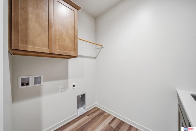 9229 S 80th Street, Lincoln, NE 68516