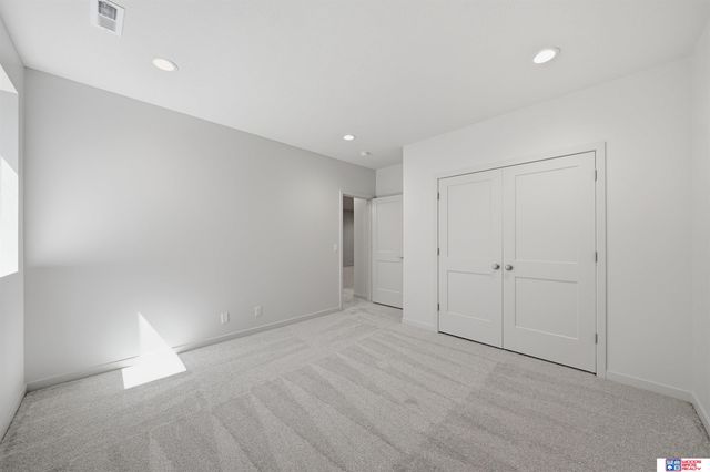 9229 S 80th Street, Lincoln, NE 68516
