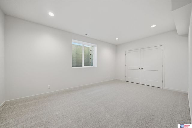 9229 S 80th Street, Lincoln, NE 68516