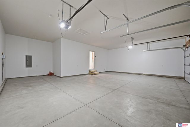 9229 S 80th Street, Lincoln, NE 68516