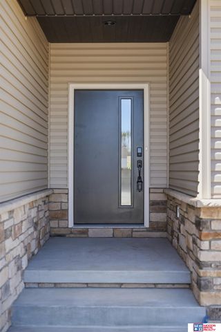 9229 S 80th Street, Lincoln, NE 68516