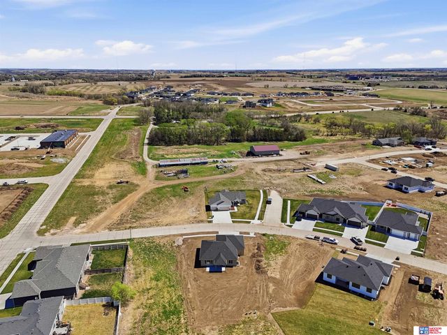 9229 S 80th Street, Lincoln, NE 68516