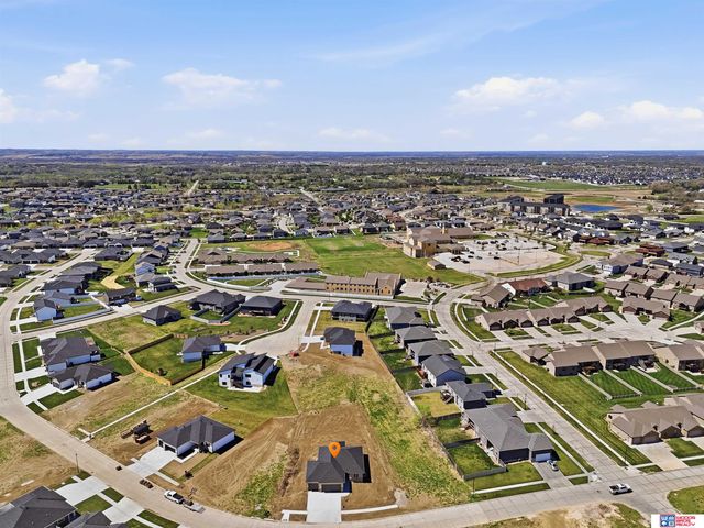 9229 S 80th Street, Lincoln, NE 68516