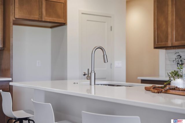 9229 S 80th Street, Lincoln, NE 68516