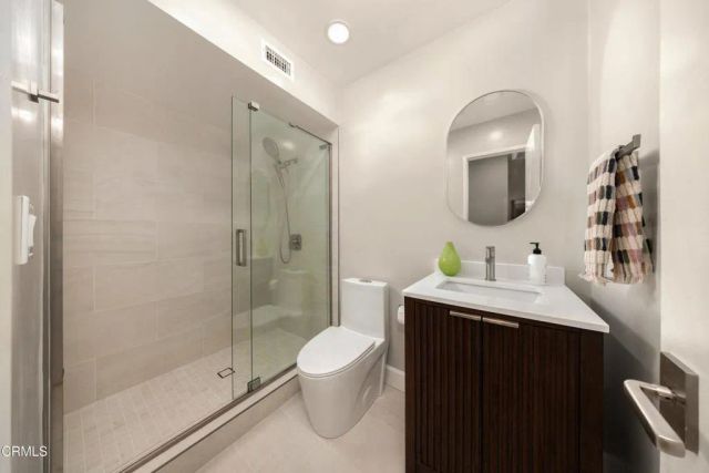 21500 Califa Street 143, Woodland Hills, CA 91367
