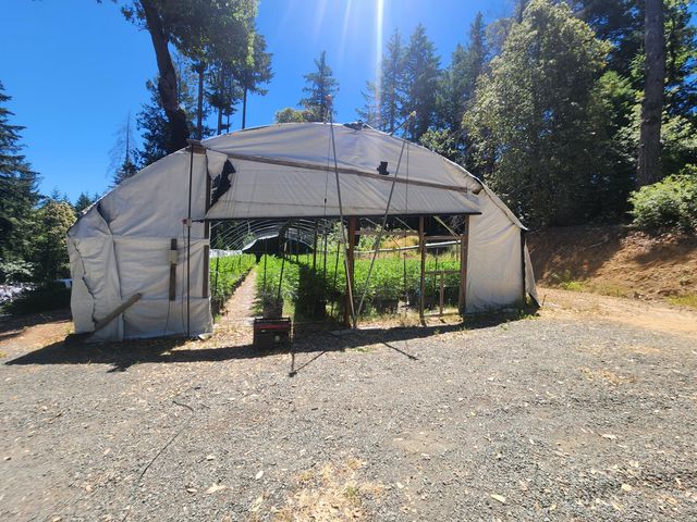 3814 Thomas Road, Miranda, CA 95553