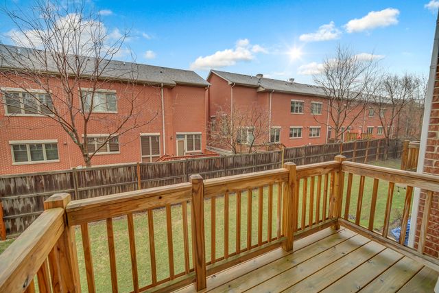 60 Grey Wolf Drive, Wheeling, IL 60090