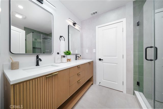 4434 W 59th, Los Angeles, CA 90043