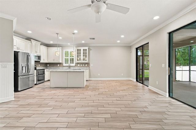 8021 WHITETAIL DEER WAY, Tampa, FL 33635