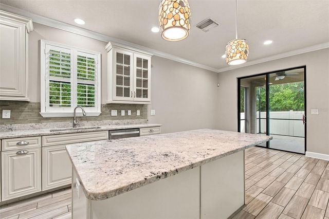 8021 WHITETAIL DEER WAY, Tampa, FL 33635