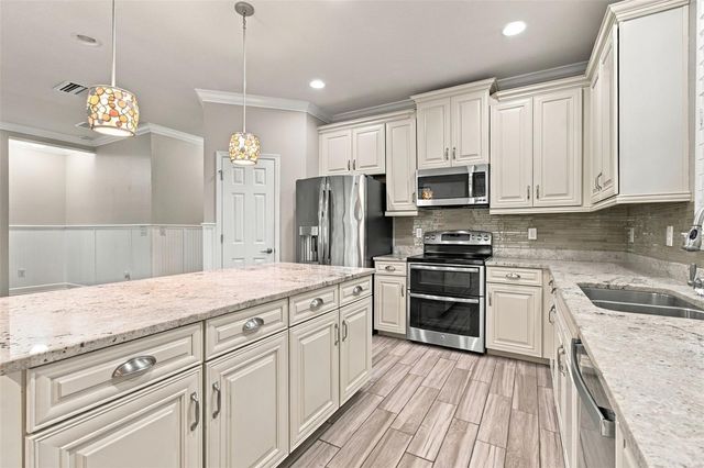 8021 WHITETAIL DEER WAY, Tampa, FL 33635