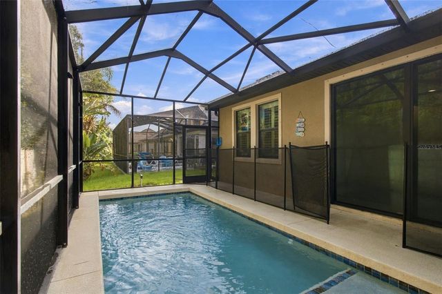 8021 WHITETAIL DEER WAY, Tampa, FL 33635