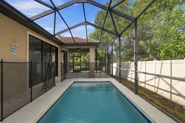 8021 WHITETAIL DEER WAY, Tampa, FL 33635