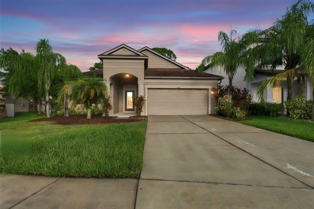 8021 WHITETAIL DEER WAY, Tampa, FL 33635