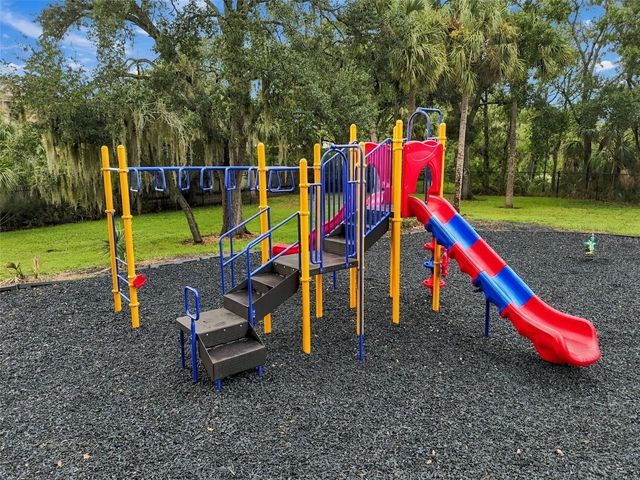 8021 WHITETAIL DEER WAY, Tampa, FL 33635