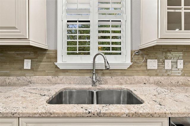 8021 WHITETAIL DEER WAY, Tampa, FL 33635