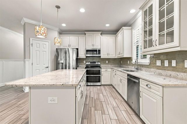 8021 WHITETAIL DEER WAY, Tampa, FL 33635