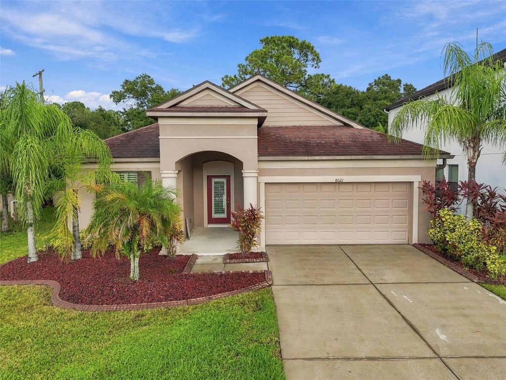 Image 33 of property listing at 8021 WHITETAIL DEER WAY, Tampa, FL 33635