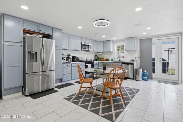 865 COLE Road, Jacksonville, FL 32218