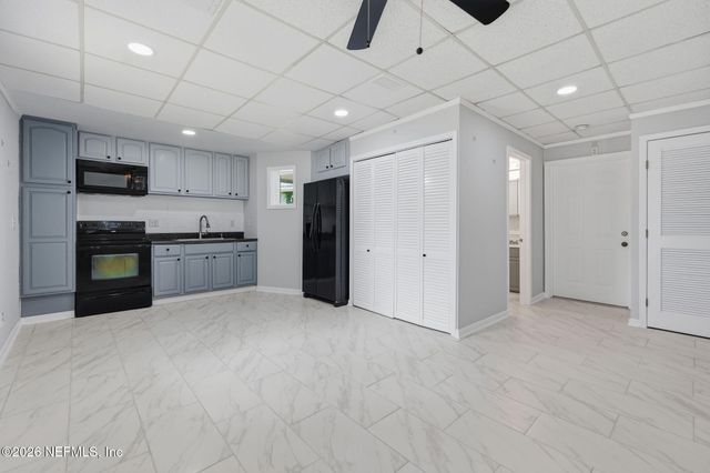 865 COLE Road, Jacksonville, FL 32218